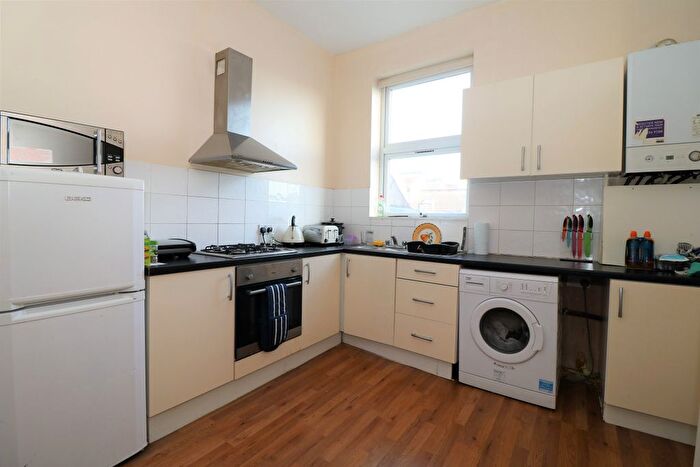 2 Bedroom Flat To Rent In Hornsey Road, London, N19