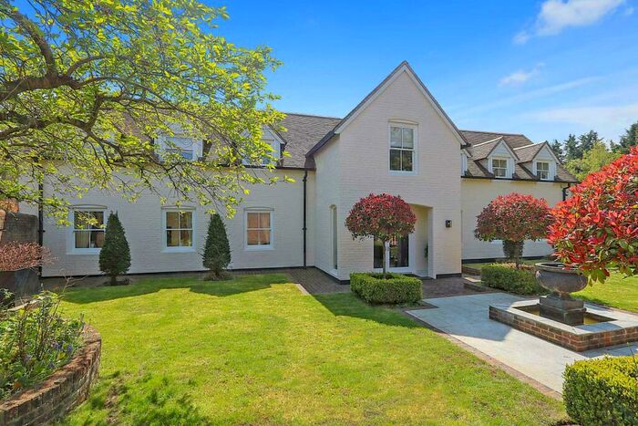 4 Bedroom Detached House For Sale In Dark Lane, Maidenhatch, Pangbourne, Berkshire, RG8