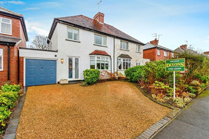 3 Bedroom Semi-Detached House For Sale In Daisybank Crescent, Walsall, West Midlands, WS5