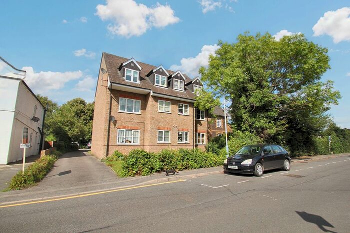 1 Bedroom Flat To Rent In Chiltern View Road, Cowley, Uxbridge, UB8