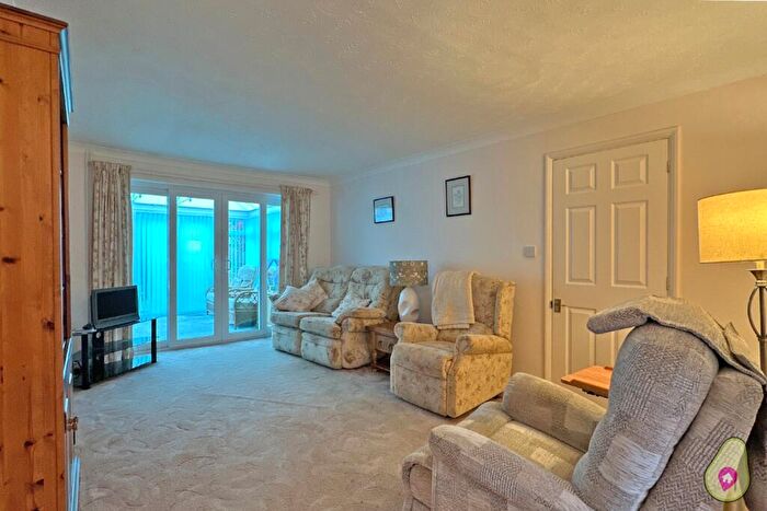 2 Bedroom Bungalow For Sale In King's Meadow, Bicester, OX26