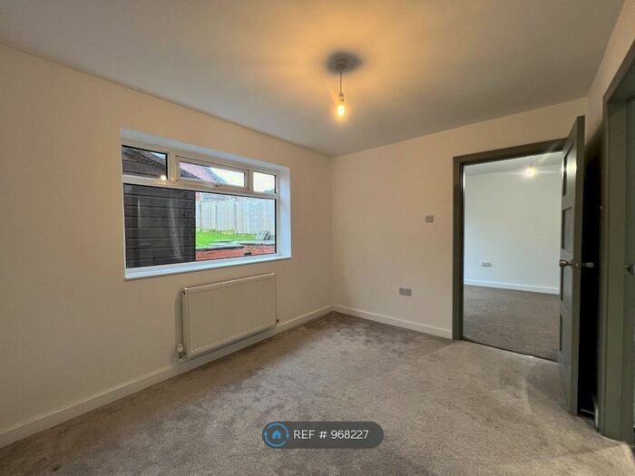 4 Bedroom Semi-Detached House To Rent In Jubilee Avenue, Radcliffe, Manchester, M26