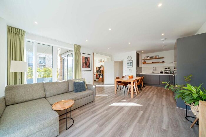 3 Bedroom Flat For Sale In Medawar Drive, Finchley, NW7