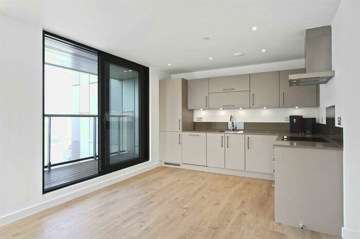2 Bedroom Apartment To Rent In Rotherhithe New Road London, SE16