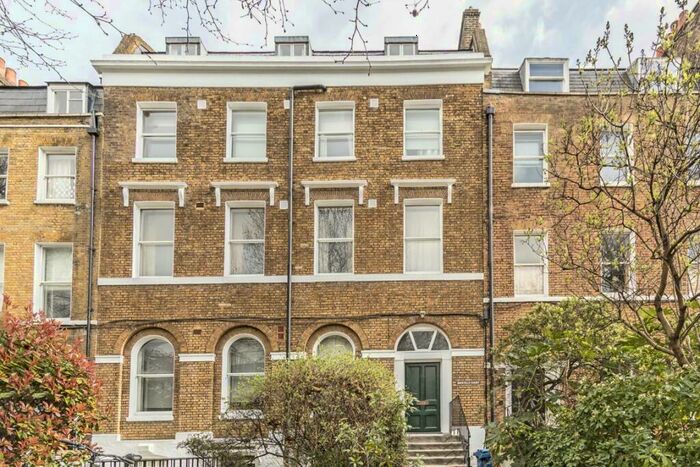 2 Bedroom Flat To Rent In Kennington Park Road, Kennington, SE11