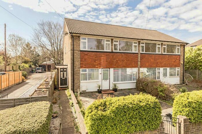 2 Bedroom Flat To Rent In Oldfield Road, Hampton, TW12