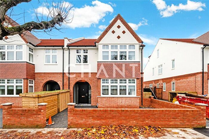 5 Bedroom Semi-Detached House To Rent In Abbey Road, London, EN1