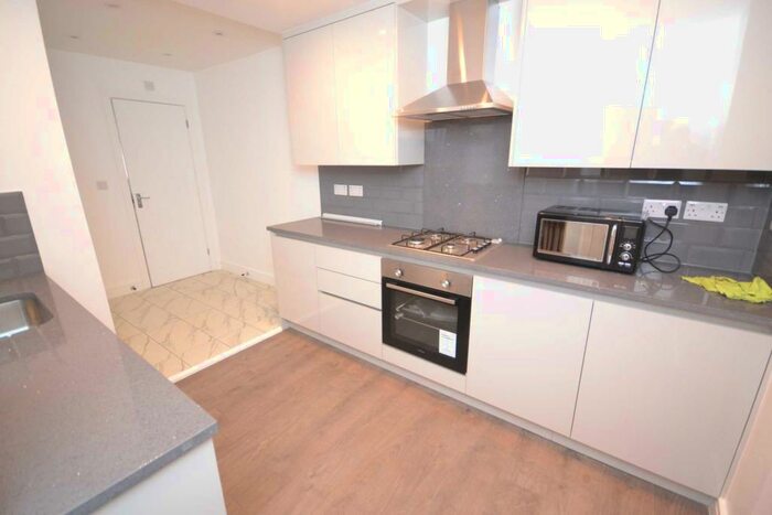 4 Bedroom Terraced House To Rent In St Edwards Road, Reading, RG6