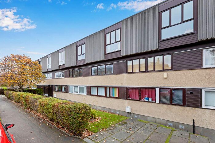 1 Bedroom Flat For Sale In / Comiston Drive, Morningside, Edinburgh, EH10