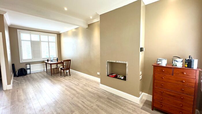 2 Bedroom Terraced House To Rent In Gordon Road, Dartford, DA1