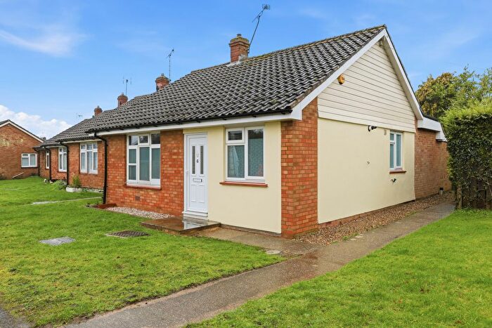 2 Bedroom Bungalow For Sale In Steen Close, Ingatestone, CM4