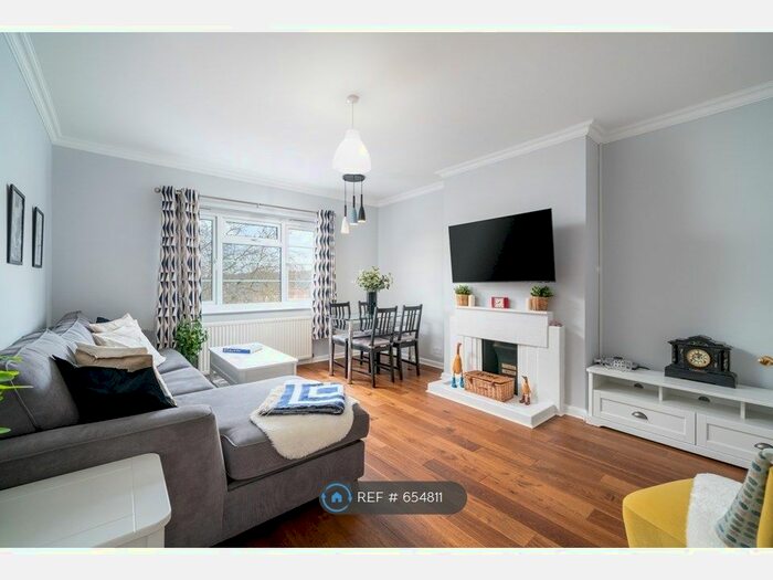 2 Bedroom Flat To Rent In Linksview, London, N2