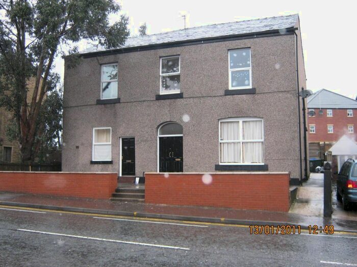 Studio To Rent In Milnrow Road, Rochdale, Lancashire, OL16