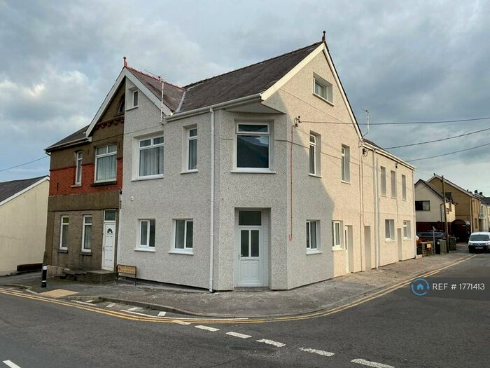 1 Bedroom Flat To Rent In Bridge Street, Penygroes, Llanelli, SA14