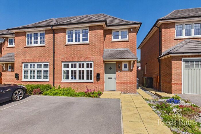 3 Bedroom Semi-Detached House To Rent In Barrington Way, Leeds, West Yorkshire, LS15