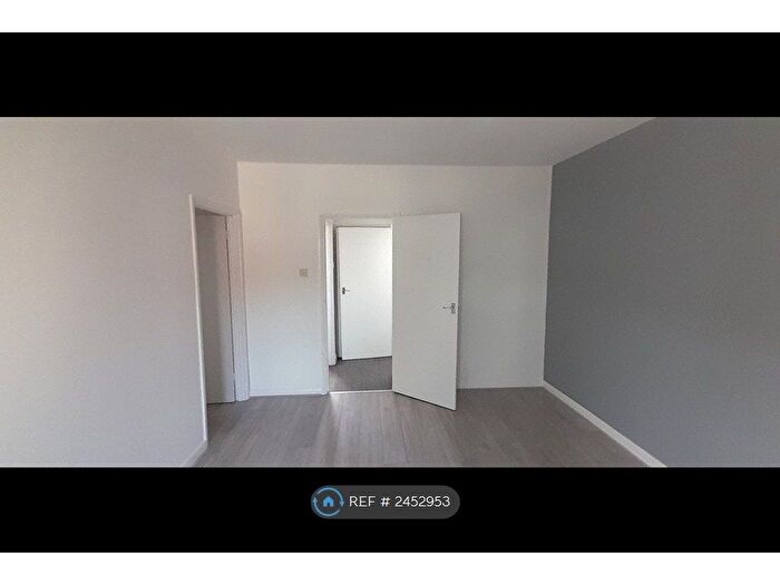 1 Bedroom Flat To Rent In Luna Road, Thornton Heath, CR7