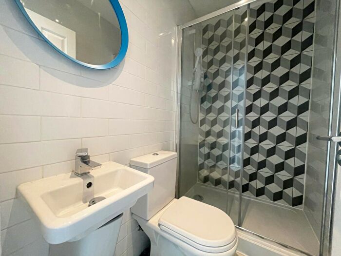 2 Bedroom Flat To Rent In Edge Lane, Liverpool, L7