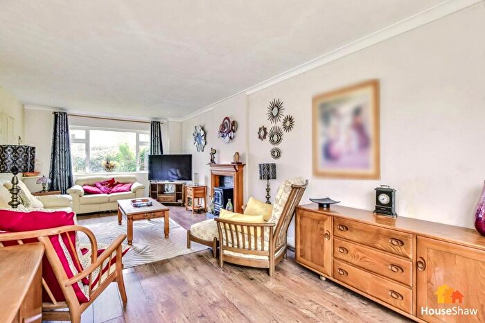 3 Bedroom Detached House For Sale In Icknield Close, Wendover, HP22