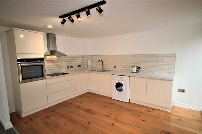 1 Bedroom Flat For Sale In Bingley Court, Canterbury, CT1