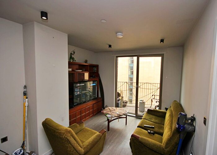 2 Bedroom Flat To Rent In Hulme Hall Street, Manchester, M15