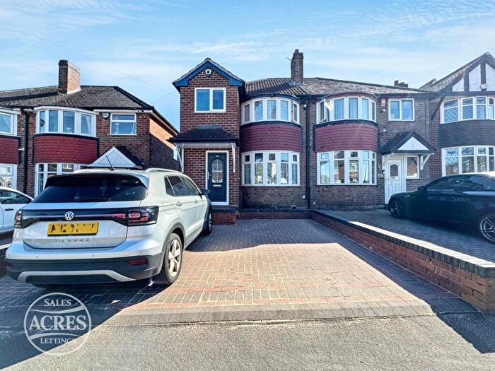 3 Bedroom Semi Detached House For Sale In Jayshaw Avenue, Great Barr, Birmingham, B43