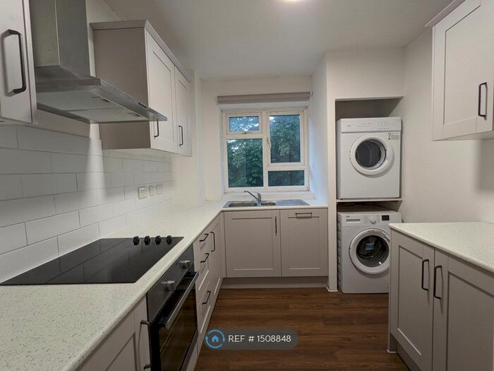 2 Bedroom Flat To Rent In St. Mildreds Road, London, SE12