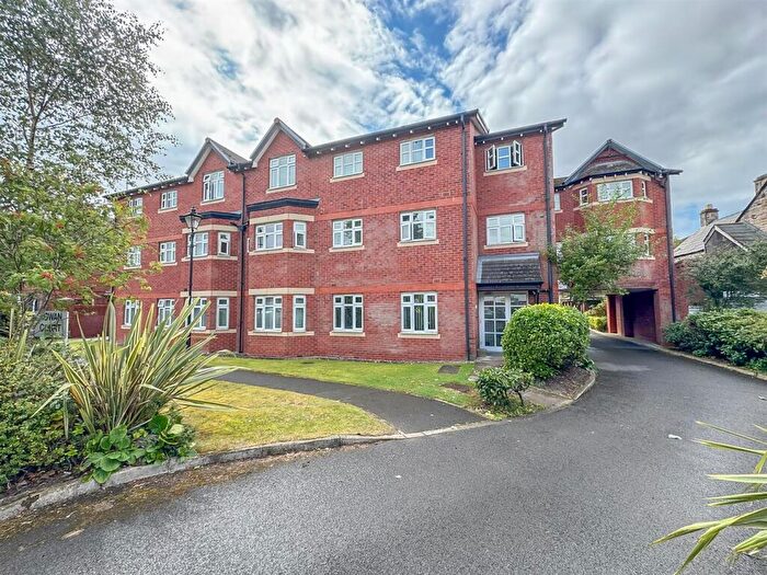 2 Bedroom Apartment For Sale In Teehey Lane, Higher Bebington, Wirral, CH63