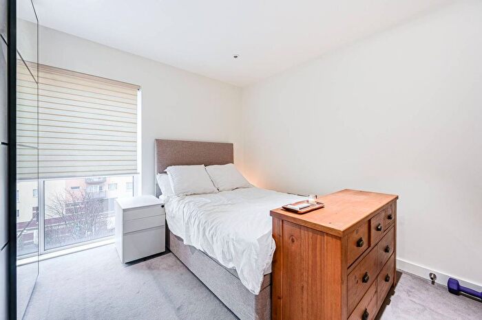 3 Bedroom Flat For Sale In John Harrison Way, Greenwich, London, SE10