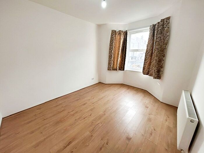 4 Bedroom Detached House To Rent In St. Awdrys Road, Barking, IG11