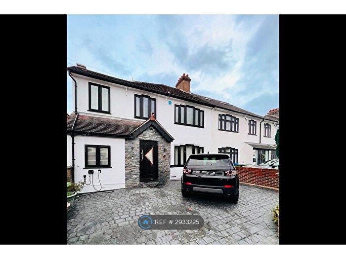 5 Bedroom Semi Detached House To Rent In Chessington Avenue, Bexleyheath, DA7