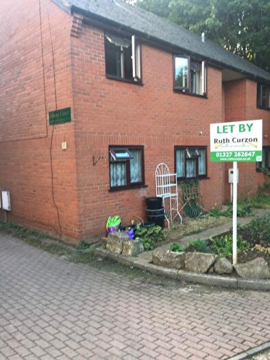 2 Bedroom Flat To Rent In Cherwell Terrace, NN11