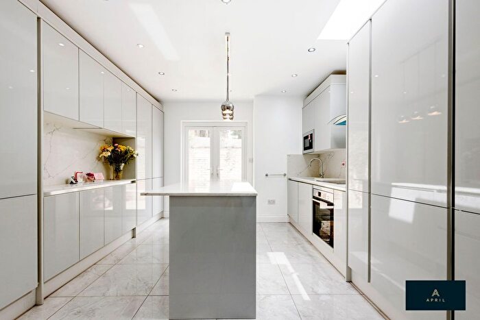 3 Bedroom End Of Terrace House To Rent In Tennyson Road, London, E15