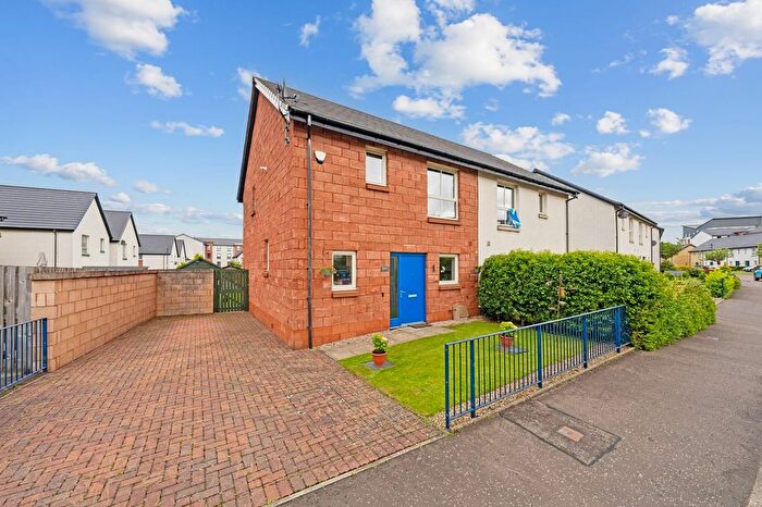 3 Bedroom Semi-Detached House For Sale In Hunterscraig Drive, Oatlands, Glasgow, G5