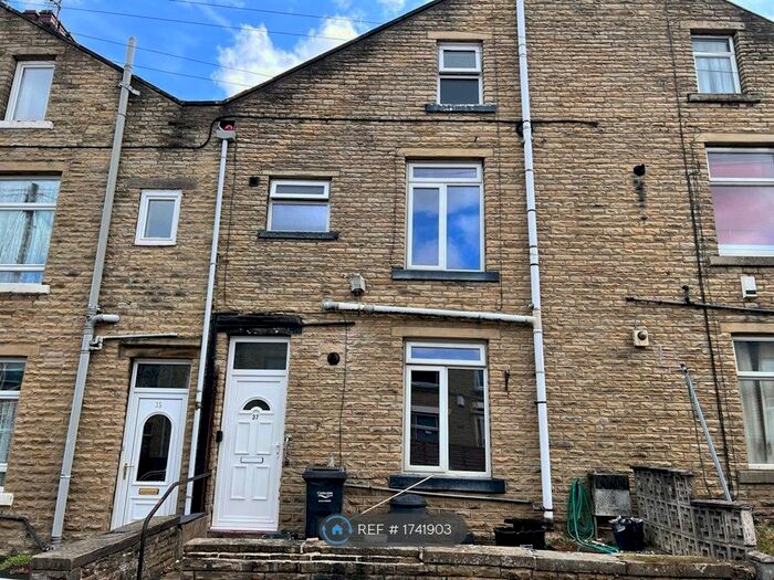 4 Bedroom Terraced House To Rent In Brooke Street, Brighouse, HD6