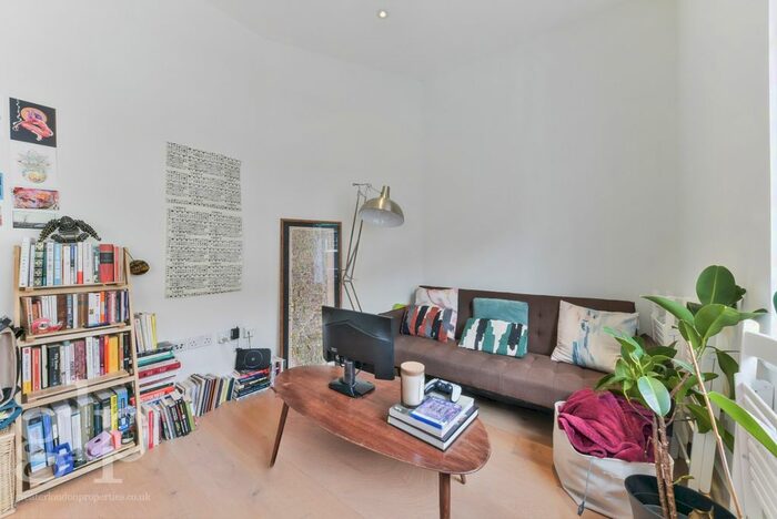 1 Bedroom Flat To Rent In Catherine Street, London, Greater London, WC2B