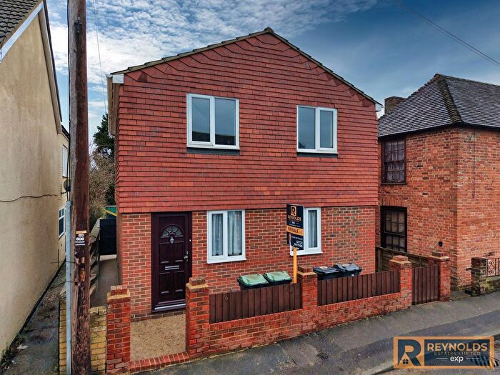 3 Bedroom Detached House For Sale In Holborough Road, Snodland, Kent, ME6