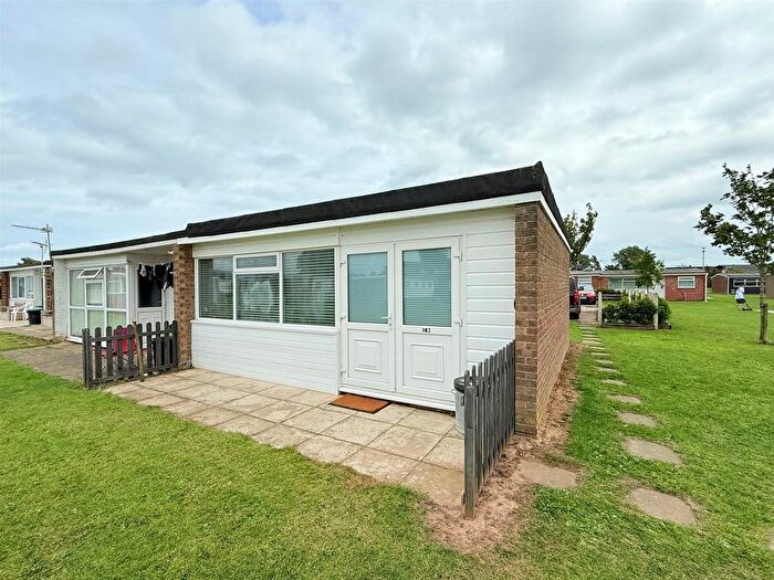 2 Bedroom Chalet For Sale In Beach Road, Scratby, NR29