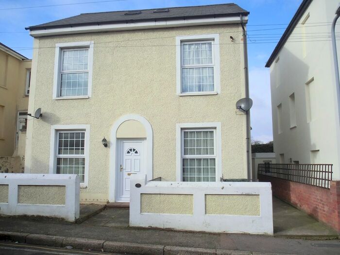 1 Bedroom Flat To Rent In Albion Road, Gravesend, Kent, DA12