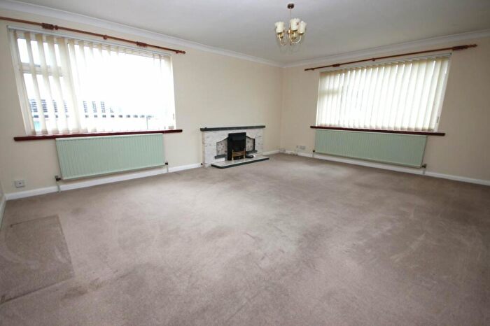 2 Bedroom Bungalow For Sale In Birkdale Road, Broadstone, Dorset, BH18