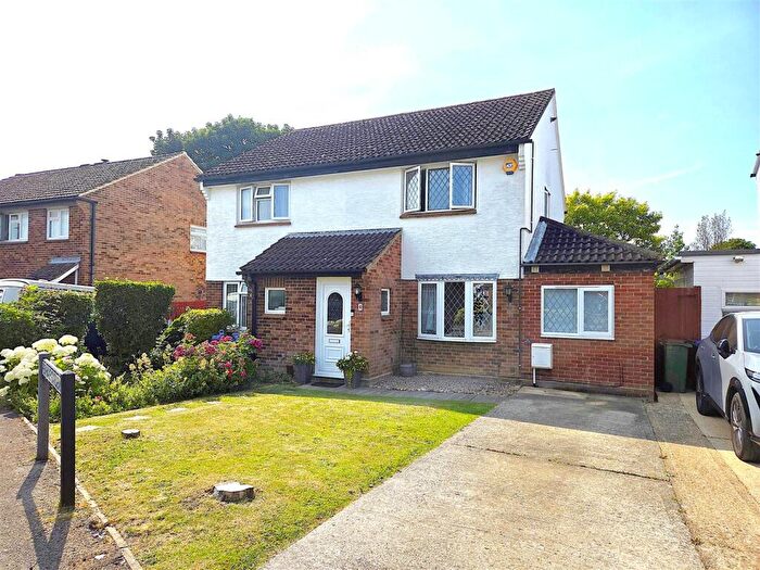 2 Bedroom Semi-Detached House For Sale In Penhale Gardens, Titchfield Common, PO14
