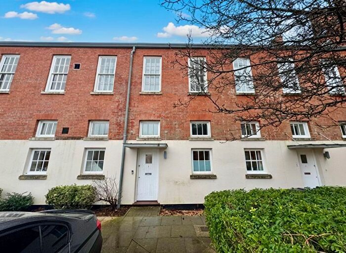 2 Bedroom Property For Sale In East Mews, Knowle, Fareham, PO17