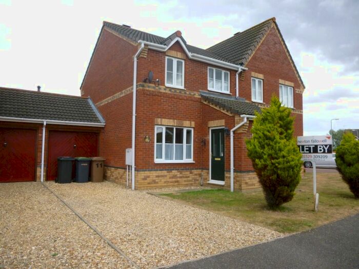3 Bedroom Semi-Detached House To Rent In Keepers Way, Sleaford NG34