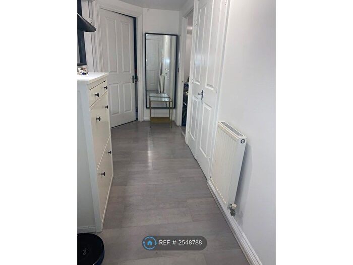 2 Bedroom Flat To Rent In Chafford Hundred, Essex, RM16