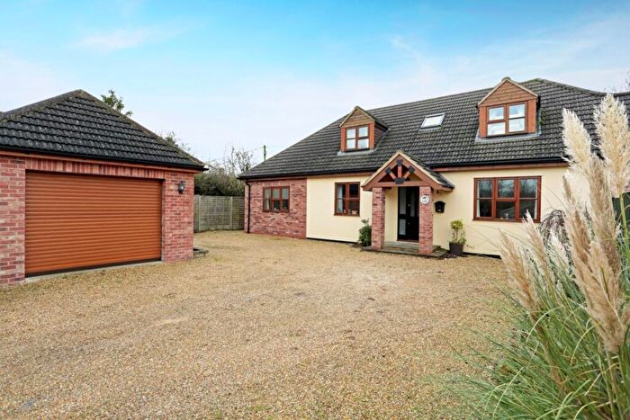 4 Bedroom Detached House To Rent In Bushton Swindon, SN4