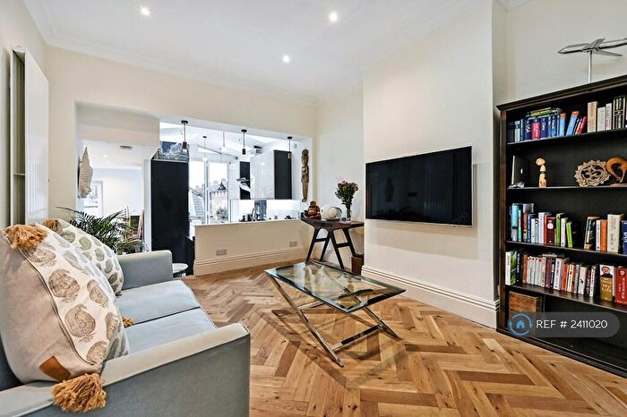 2 Bedroom Flat To Rent In Chelsea, London, SW10