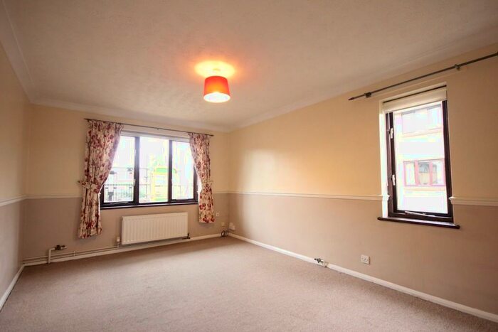 2 Bedroom Apartment To Rent In Dalrymple Way, Norwich, NR6