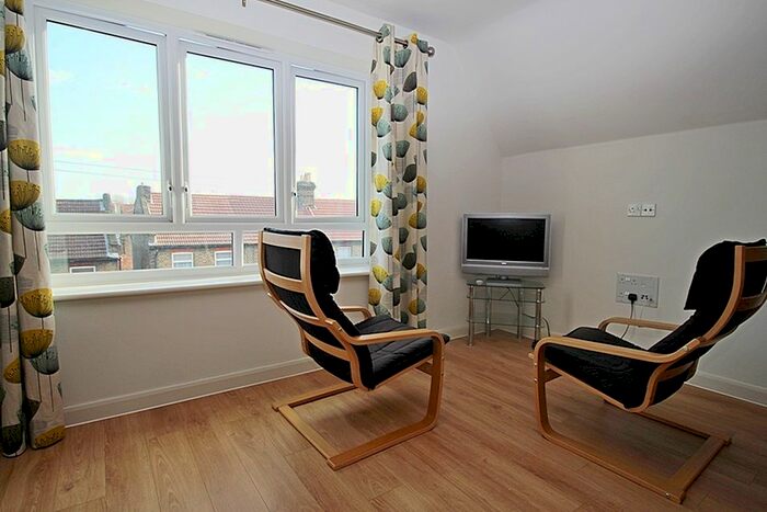 Studio To Rent In Featherstone Road, Southall, Southall, Middlesex, UB2