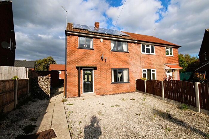 3 Bedroom Semi-Detached House For Sale In Dawtrie Street, Castleford, WF10