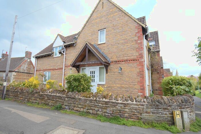 4 Bedroom Detached House To Rent In Bakehouse Mews, Broughton, NN14