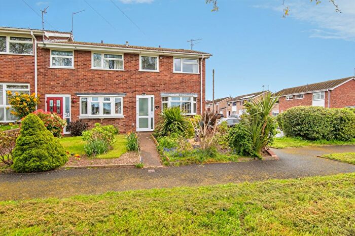 3 Bedroom End Terrace House For Sale In Ottawa Close, Worcester, WR2